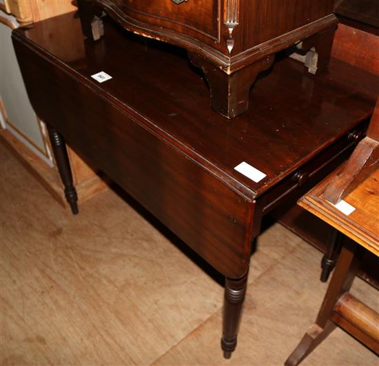 Mahogany drop-flap table(-)